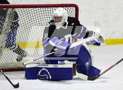 Thumbnail 3 in Darien @ Fairfield Warde/Ludlowe photogallery.