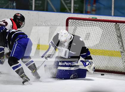 Thumbnail 3 in Darien @ Fairfield Warde/Ludlowe photogallery.