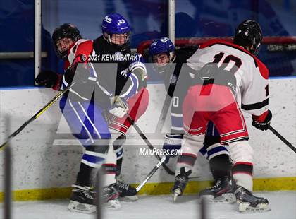 Thumbnail 3 in Darien @ Fairfield Warde/Ludlowe photogallery.
