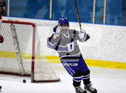 Thumbnail 3 in Darien @ Fairfield Warde/Ludlowe photogallery.