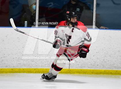 Thumbnail 3 in Darien @ Fairfield Warde/Ludlowe photogallery.