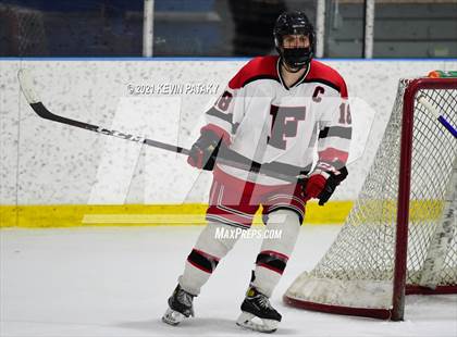Thumbnail 3 in Darien @ Fairfield Warde/Ludlowe photogallery.