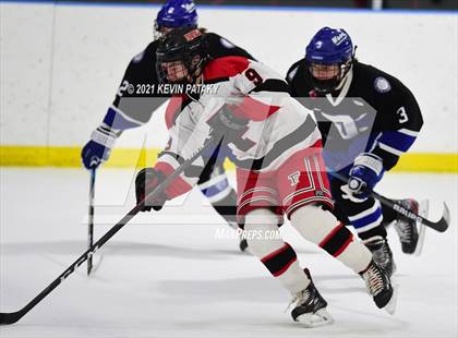 Thumbnail 3 in Darien @ Fairfield Warde/Ludlowe photogallery.