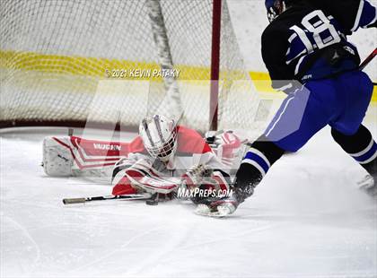 Thumbnail 1 in Darien @ Fairfield Warde/Ludlowe photogallery.