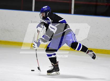 Thumbnail 1 in Darien @ Fairfield Warde/Ludlowe photogallery.