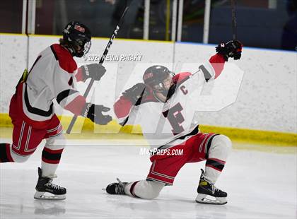 Thumbnail 3 in Darien @ Fairfield Warde/Ludlowe photogallery.