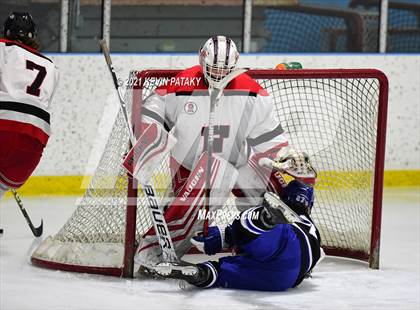 Thumbnail 3 in Darien @ Fairfield Warde/Ludlowe photogallery.