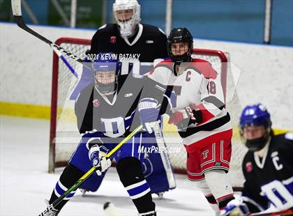 Thumbnail 1 in Darien @ Fairfield Warde/Ludlowe photogallery.