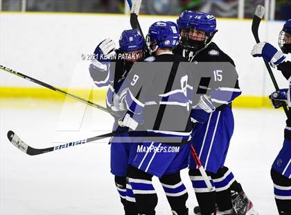 Thumbnail 3 in Darien @ Fairfield Warde/Ludlowe photogallery.