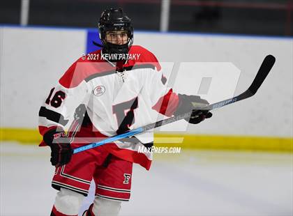 Thumbnail 3 in Darien @ Fairfield Warde/Ludlowe photogallery.