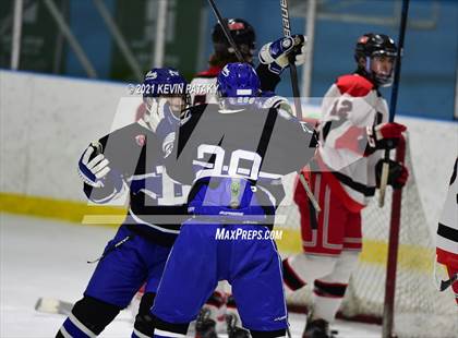 Thumbnail 3 in Darien @ Fairfield Warde/Ludlowe photogallery.
