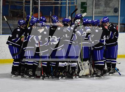 Thumbnail 3 in Darien @ Fairfield Warde/Ludlowe photogallery.