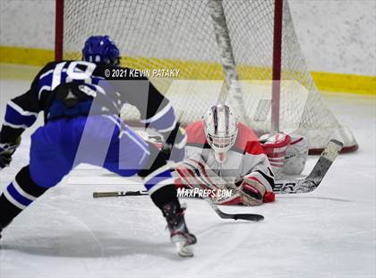 Thumbnail 3 in Darien @ Fairfield Warde/Ludlowe photogallery.
