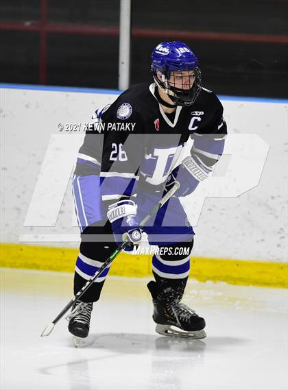 Thumbnail 1 in Darien @ Fairfield Warde/Ludlowe photogallery.