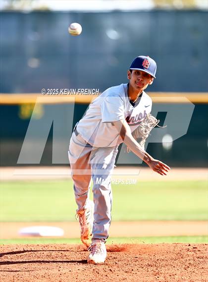 Thumbnail 1 in Skyline vs. Poston Butte photogallery.