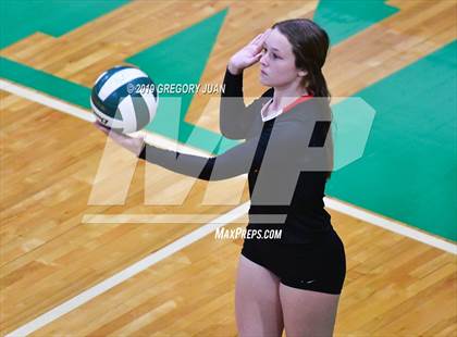 Thumbnail 2 in Belle Chasse vs Warren Easton (Newman Tournament) photogallery.
