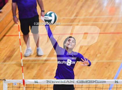 Thumbnail 3 in Belle Chasse vs Warren Easton (Newman Tournament) photogallery.