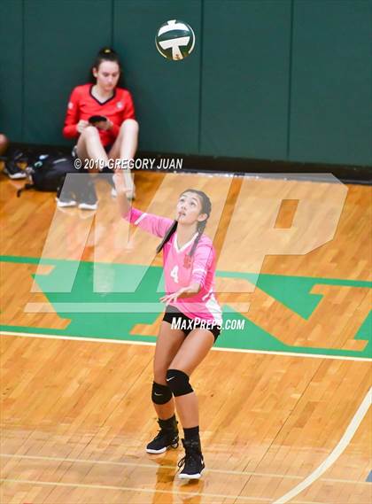 Thumbnail 3 in Belle Chasse vs Warren Easton (Newman Tournament) photogallery.