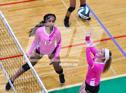 Thumbnail 3 in Belle Chasse vs Warren Easton (Newman Tournament) photogallery.