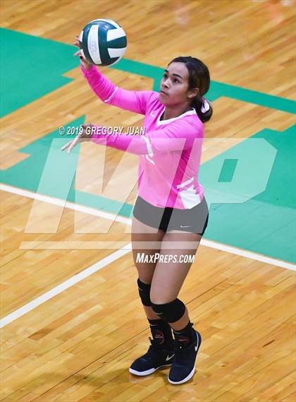 Thumbnail 3 in Belle Chasse vs Warren Easton (Newman Tournament) photogallery.