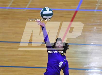 Thumbnail 1 in Belle Chasse vs Warren Easton (Newman Tournament) photogallery.