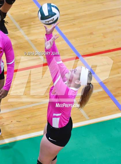 Thumbnail 1 in Belle Chasse vs Warren Easton (Newman Tournament) photogallery.