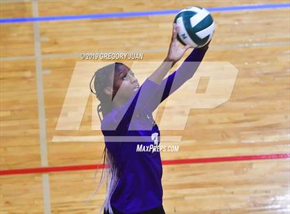 Thumbnail 3 in Belle Chasse vs Warren Easton (Newman Tournament) photogallery.