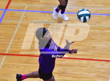 Thumbnail 2 in Belle Chasse vs Warren Easton (Newman Tournament) photogallery.