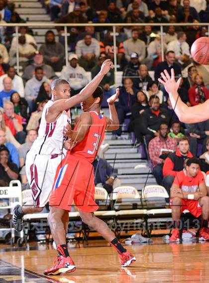 Thumbnail 2 in Trinity Christian vs. Hammond (HighSchoolOT.com Holiday Invitational) photogallery.