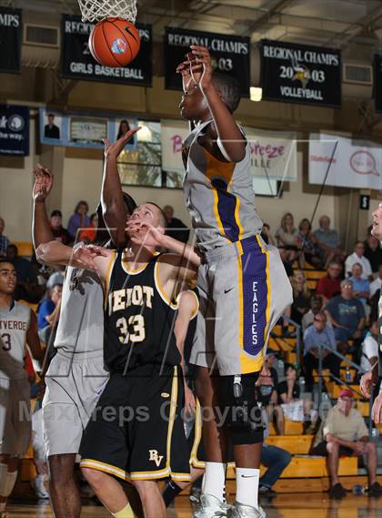 Thumbnail 2 in Montverde Academy vs. Bishop Verot (City of Palms Classic) photogallery.