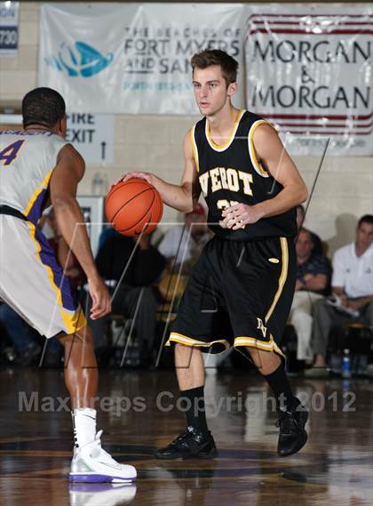 Thumbnail 2 in Montverde Academy vs. Bishop Verot (City of Palms Classic) photogallery.
