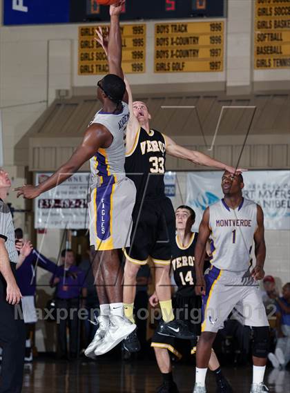 Thumbnail 1 in Montverde Academy vs. Bishop Verot (City of Palms Classic) photogallery.