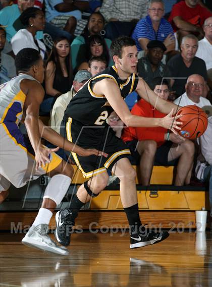 Thumbnail 3 in Montverde Academy vs. Bishop Verot (City of Palms Classic) photogallery.