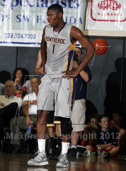 Thumbnail 1 in Montverde Academy vs. Bishop Verot (City of Palms Classic) photogallery.