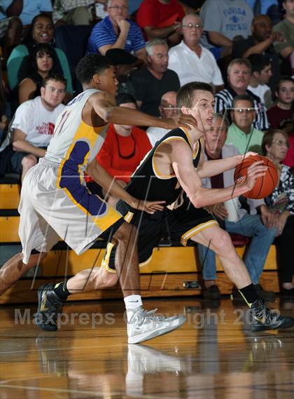 Thumbnail 1 in Montverde Academy vs. Bishop Verot (City of Palms Classic) photogallery.