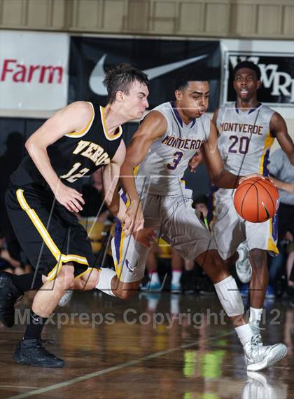 Thumbnail 2 in Montverde Academy vs. Bishop Verot (City of Palms Classic) photogallery.
