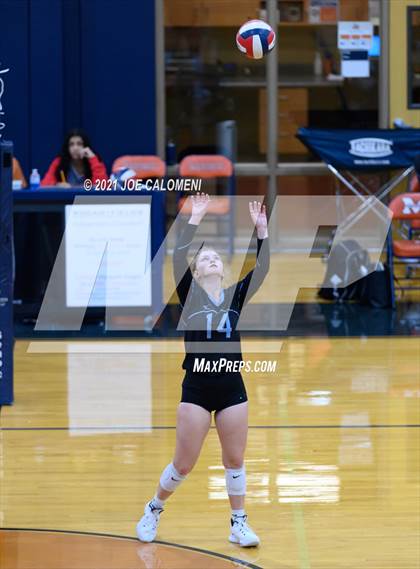 Thumbnail 2 in Harlan vs Lee (NEISD Volleyball Tournament) photogallery.