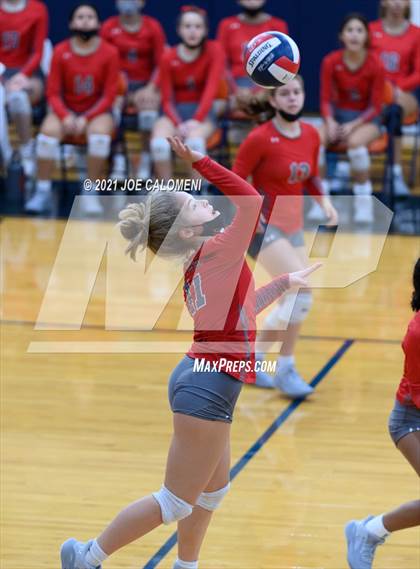 Thumbnail 1 in Harlan vs Lee (NEISD Volleyball Tournament) photogallery.