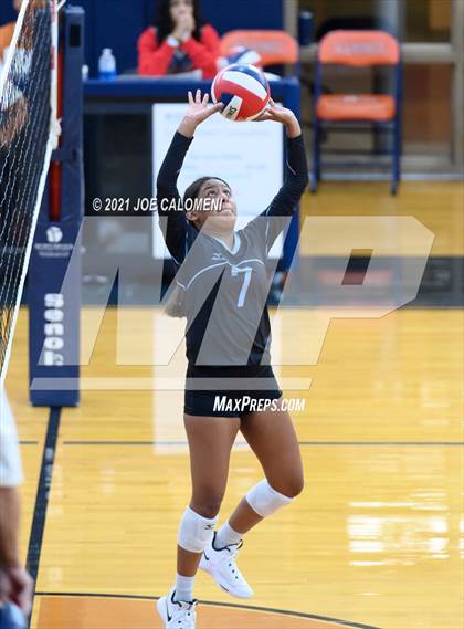Thumbnail 1 in Harlan vs Lee (NEISD Volleyball Tournament) photogallery.