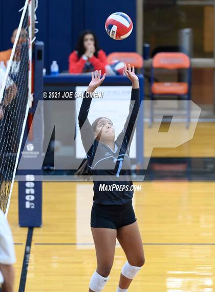 Thumbnail 2 in Harlan vs Lee (NEISD Volleyball Tournament) photogallery.