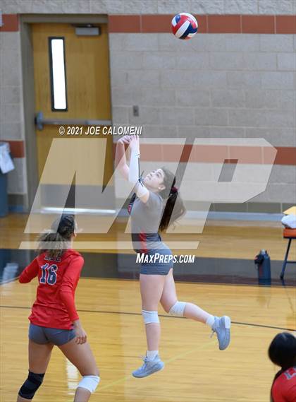 Thumbnail 3 in Harlan vs Lee (NEISD Volleyball Tournament) photogallery.