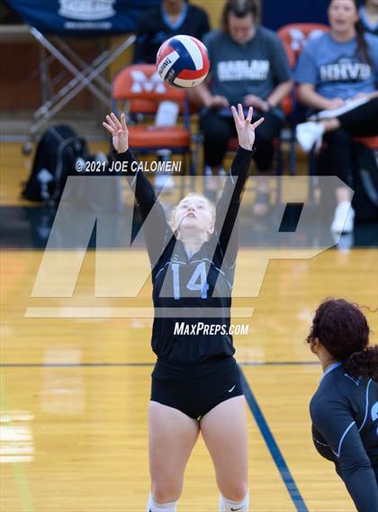 Thumbnail 3 in Harlan vs Lee (NEISD Volleyball Tournament) photogallery.