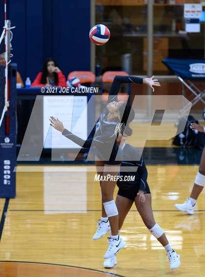 Thumbnail 2 in Harlan vs Lee (NEISD Volleyball Tournament) photogallery.