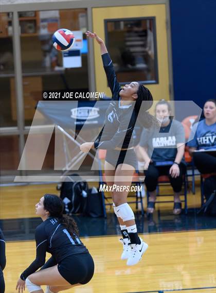 Thumbnail 1 in Harlan vs Lee (NEISD Volleyball Tournament) photogallery.