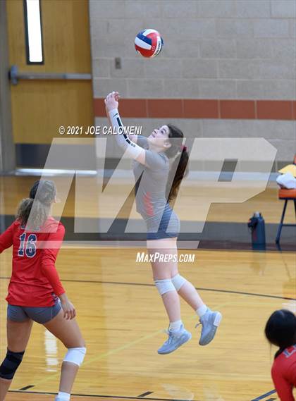 Thumbnail 2 in Harlan vs Lee (NEISD Volleyball Tournament) photogallery.