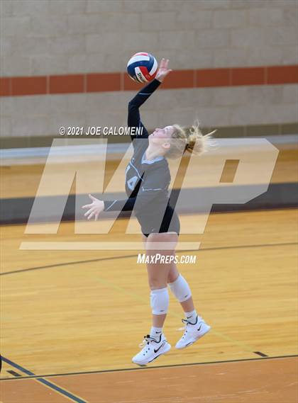 Thumbnail 1 in Harlan vs Lee (NEISD Volleyball Tournament) photogallery.