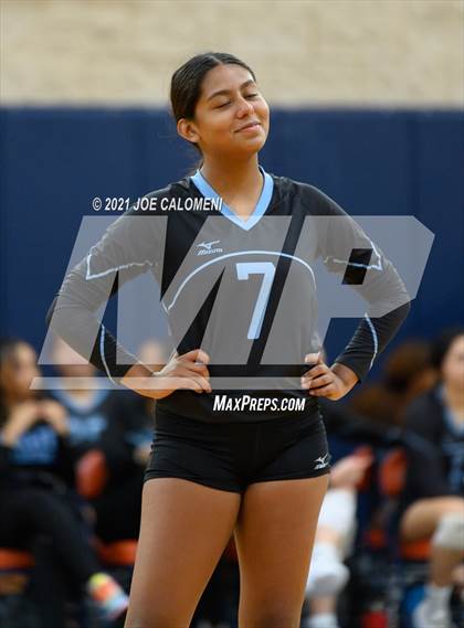 Thumbnail 3 in Harlan vs Lee (NEISD Volleyball Tournament) photogallery.