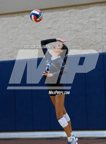 Thumbnail 2 in Harlan vs Lee (NEISD Volleyball Tournament) photogallery.