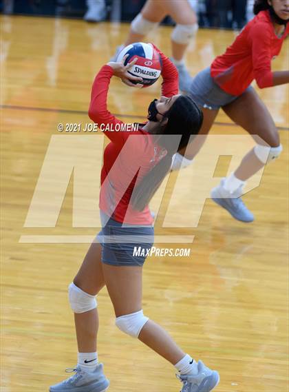Thumbnail 1 in Harlan vs Lee (NEISD Volleyball Tournament) photogallery.