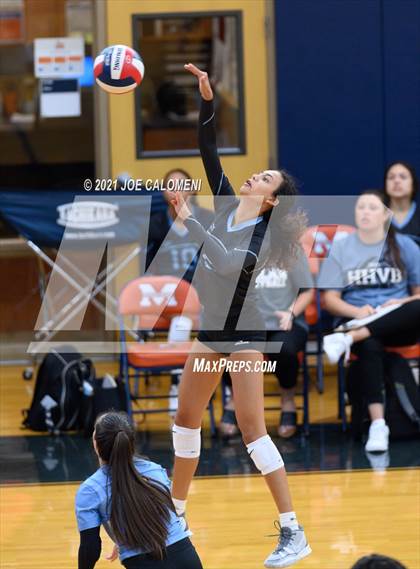 Thumbnail 1 in Harlan vs Lee (NEISD Volleyball Tournament) photogallery.
